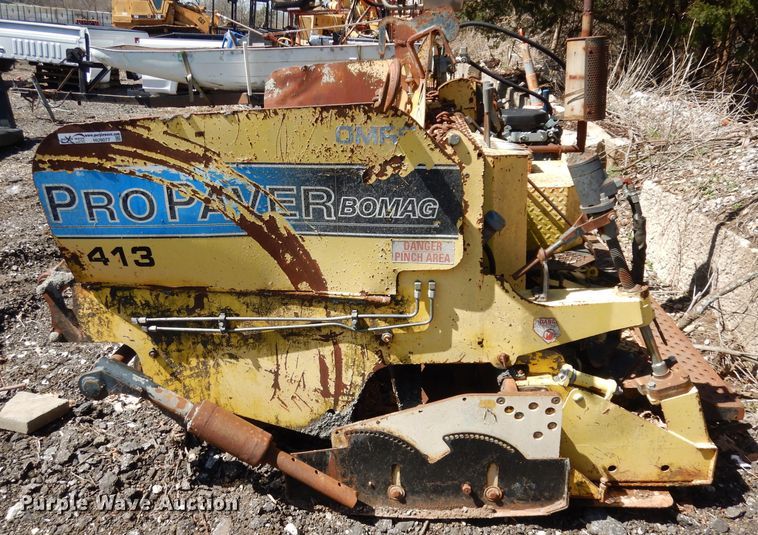 image for item HU9077 Bomag Pro Paver 413  paver