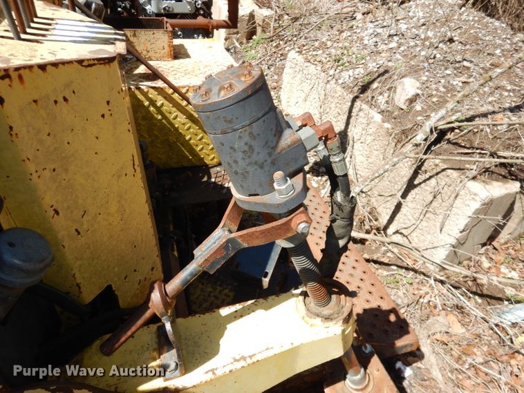 image for item HU9077 Bomag Pro Paver 413  paver