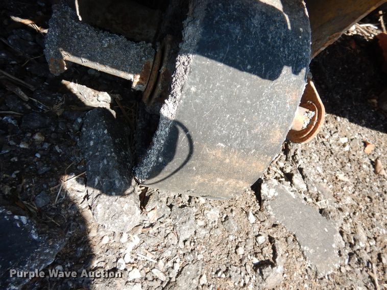 image for item HU9077 Bomag Pro Paver 413  paver