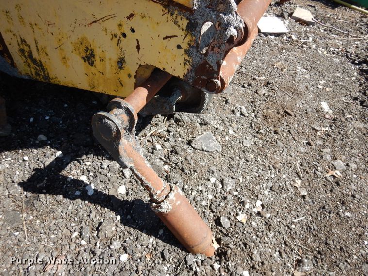 image for item HU9077 Bomag Pro Paver 413  paver