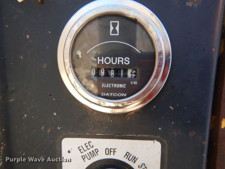 image for item HU9077 Bomag Pro Paver 413  paver