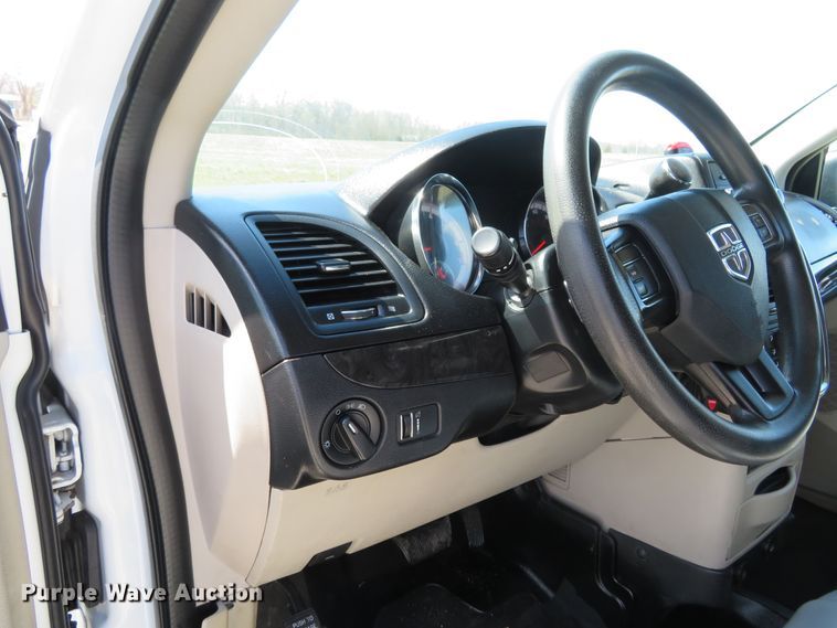 image for item HV9707 2014 Dodge Grand Caravan handicap accessible van