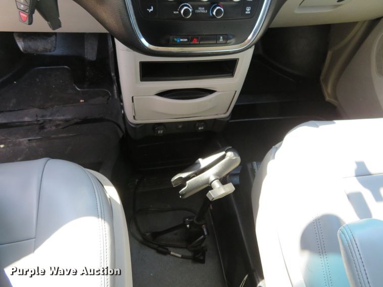 image for item HV9707 2014 Dodge Grand Caravan handicap accessible van