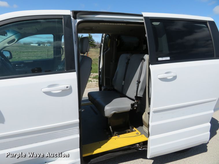 image for item HV9707 2014 Dodge Grand Caravan handicap accessible van
