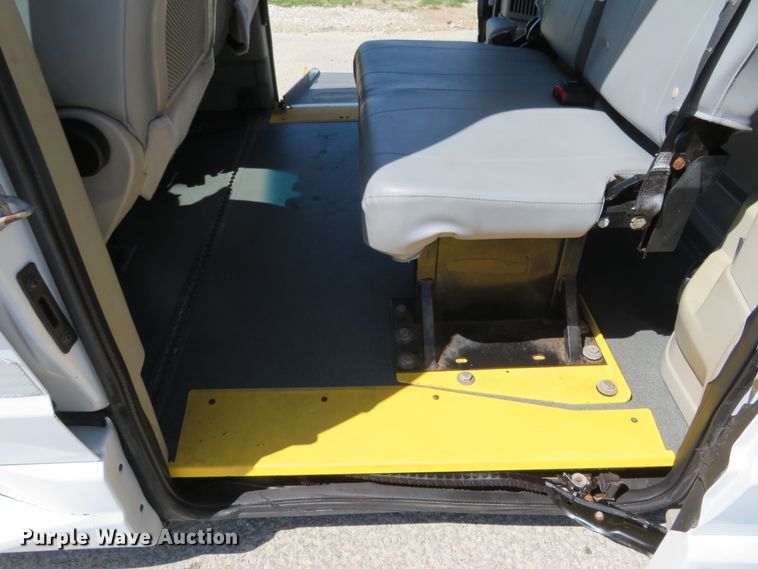 image for item HV9707 2014 Dodge Grand Caravan handicap accessible van