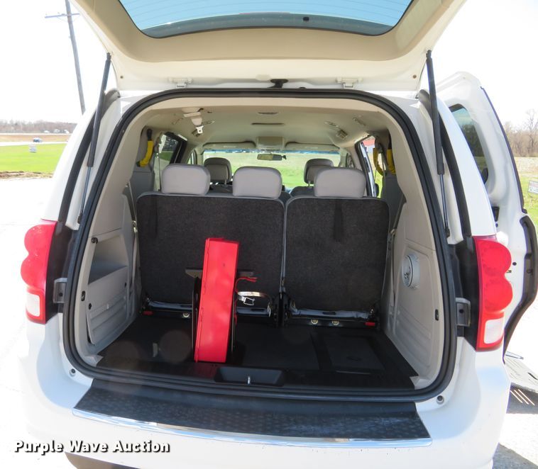 image for item HV9707 2014 Dodge Grand Caravan handicap accessible van
