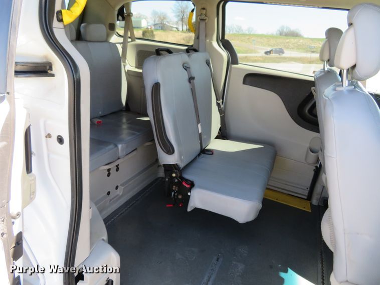 image for item HV9707 2014 Dodge Grand Caravan handicap accessible van