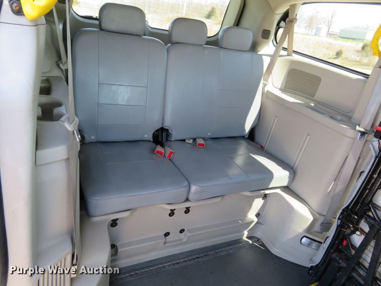 image for item HV9707 2014 Dodge Grand Caravan handicap accessible van