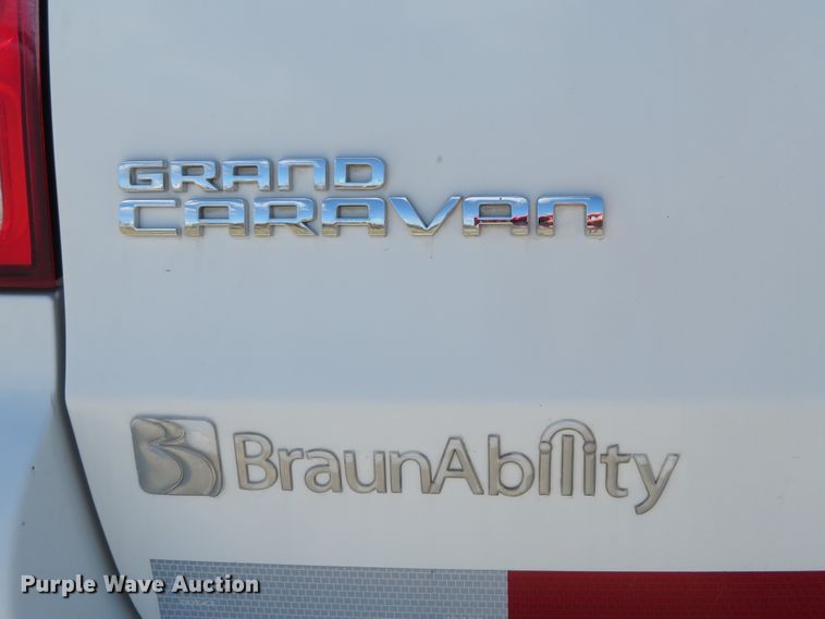 image for item HV9707 2014 Dodge Grand Caravan handicap accessible van