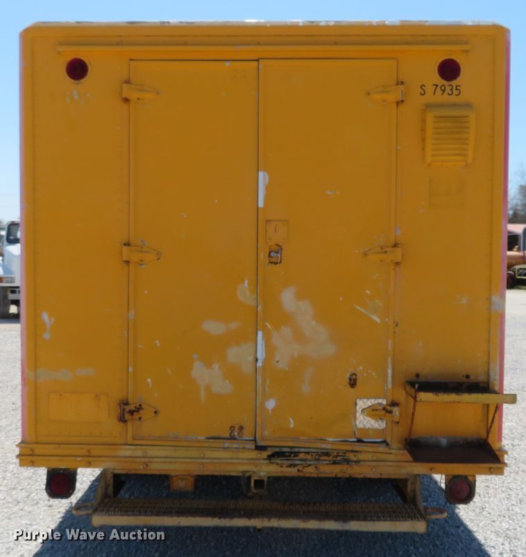 image for item HV9722 1991 Craftsmen office trailer