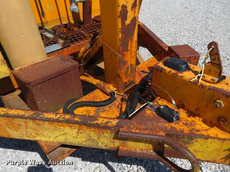 image for item HV9722 1991 Craftsmen office trailer