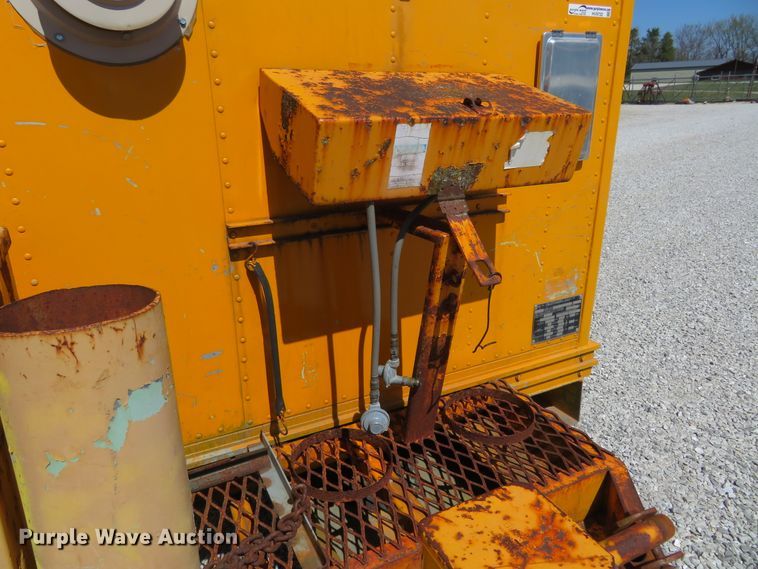 image for item HV9722 1991 Craftsmen office trailer