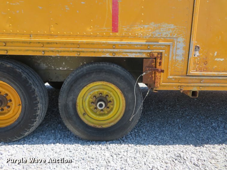 image for item HV9722 1991 Craftsmen office trailer