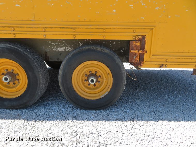 image for item HV9722 1991 Craftsmen office trailer