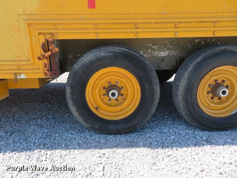 image for item HV9722 1991 Craftsmen office trailer