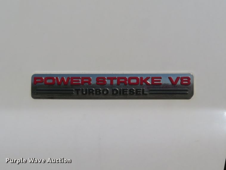 image for item HV9732 2004 Ford F350 Super Duty  SuperCab flatbed pickup truck