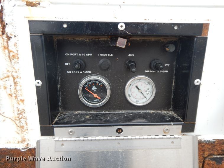 image for item II9334 2010 International 7400  Crew Cab utility / service truck