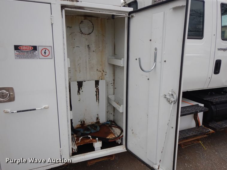 image for item II9334 2010 International 7400  Crew Cab utility / service truck