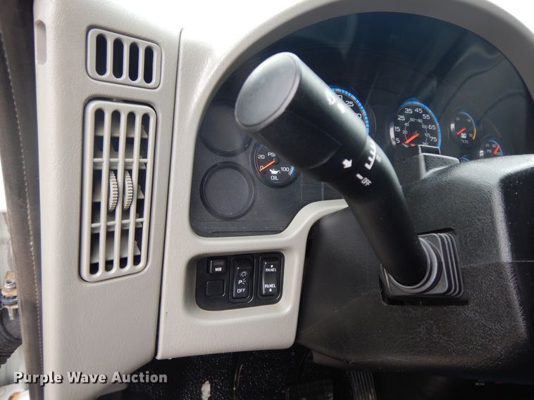 image for item II9334 2010 International 7400  Crew Cab utility / service truck