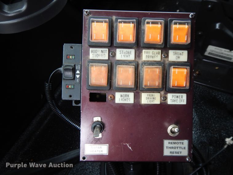 image for item II9334 2010 International 7400  Crew Cab utility / service truck