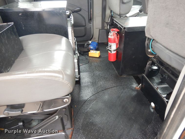 image for item II9334 2010 International 7400  Crew Cab utility / service truck