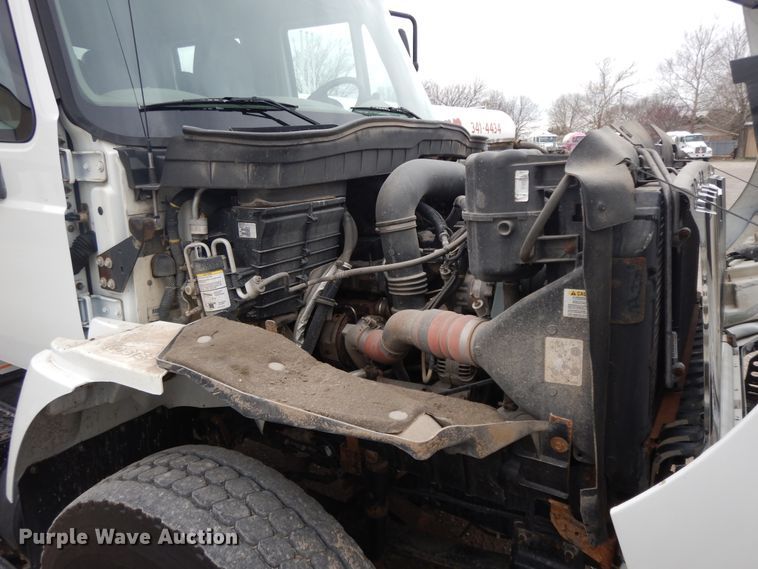 image for item II9334 2010 International 7400  Crew Cab utility / service truck