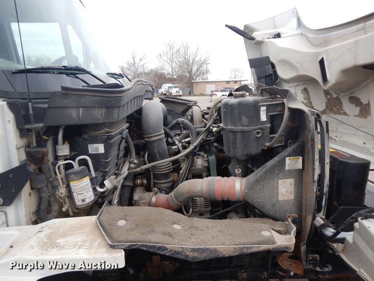 image for item II9334 2010 International 7400  Crew Cab utility / service truck