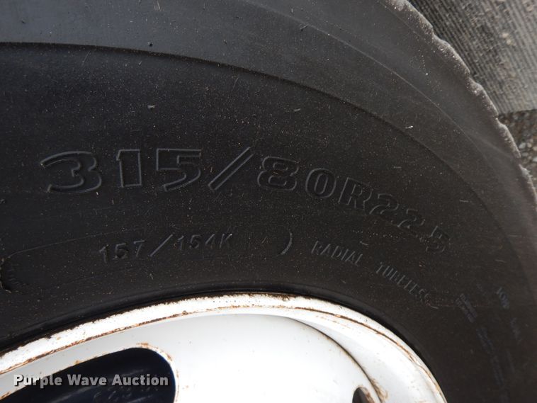 image for item II9334 2010 International 7400  Crew Cab utility / service truck