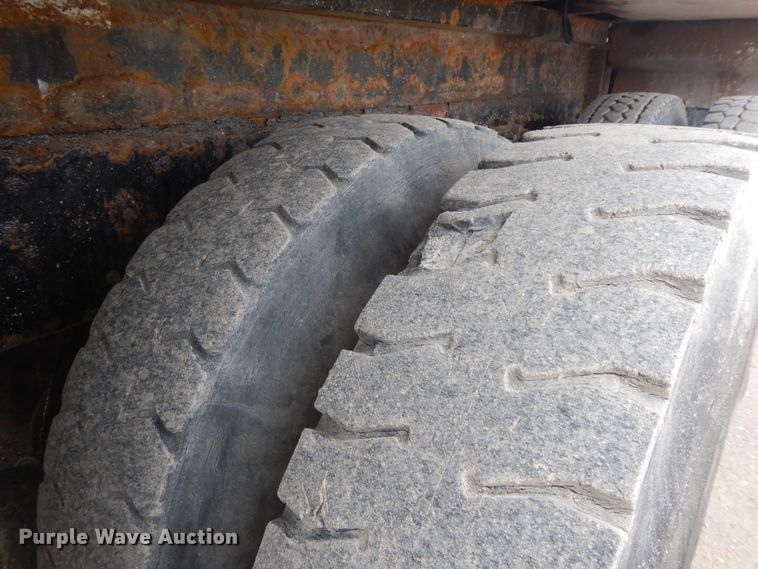 image for item II9334 2010 International 7400  Crew Cab utility / service truck