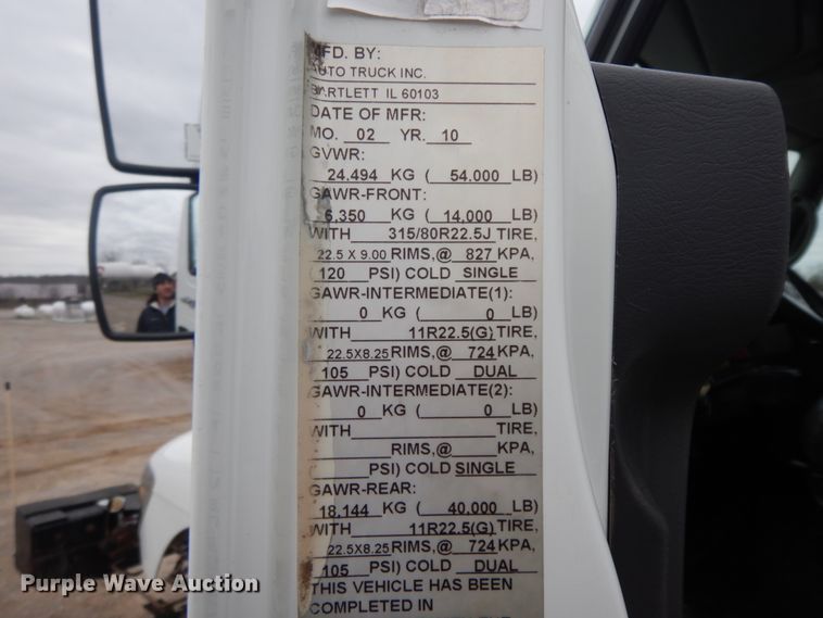 image for item II9334 2010 International 7400  Crew Cab utility / service truck