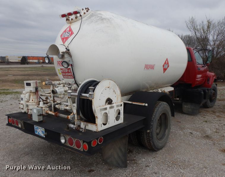 image for item II9335 1997 Chevrolet 7H4  propane truck