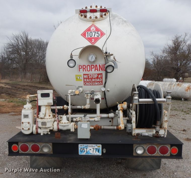 image for item II9335 1997 Chevrolet 7H4  propane truck