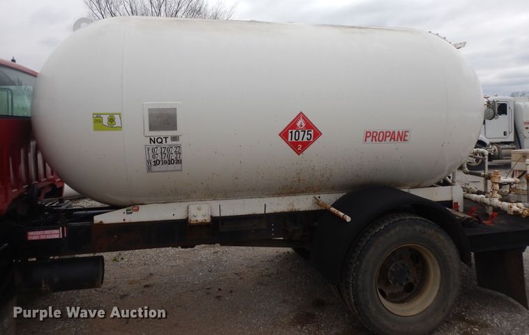 image for item II9335 1997 Chevrolet 7H4  propane truck