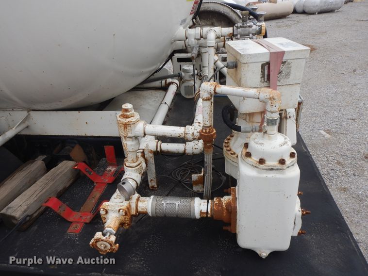 image for item II9335 1997 Chevrolet 7H4  propane truck