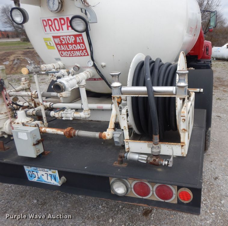 image for item II9335 1997 Chevrolet 7H4  propane truck