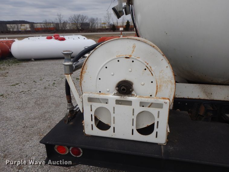 image for item II9335 1997 Chevrolet 7H4  propane truck