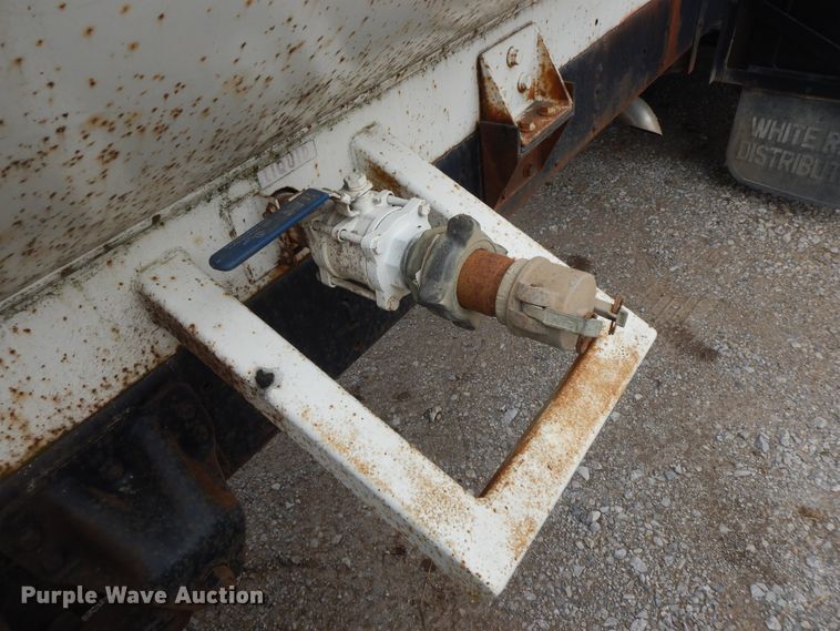 image for item II9335 1997 Chevrolet 7H4  propane truck