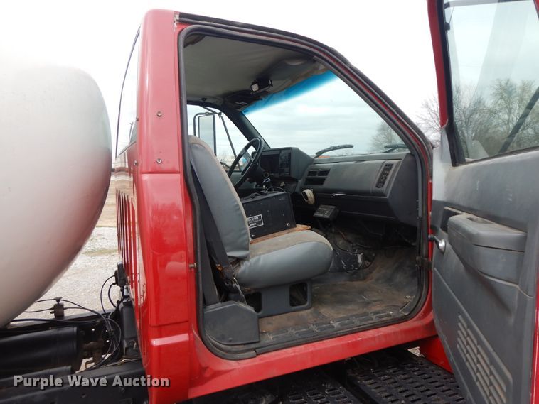image for item II9335 1997 Chevrolet 7H4  propane truck