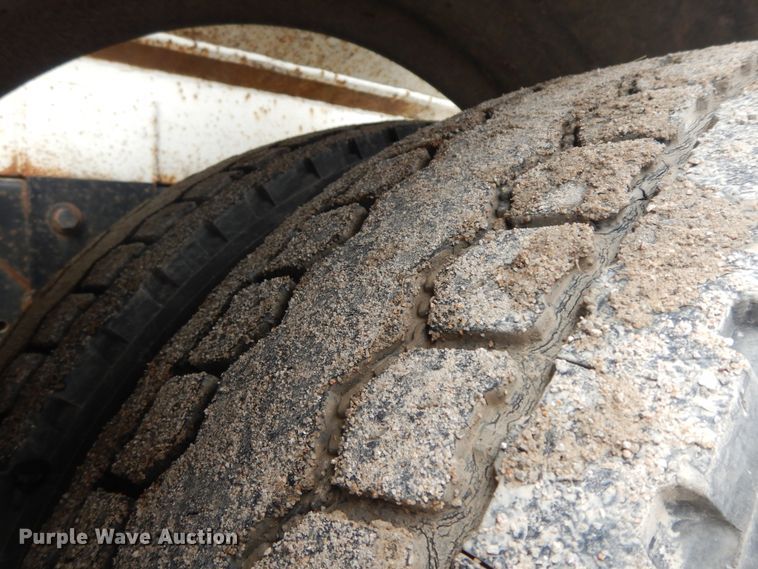 image for item II9335 1997 Chevrolet 7H4  propane truck