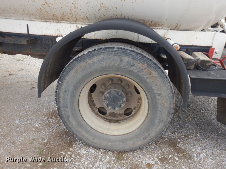 image for item II9335 1997 Chevrolet 7H4  propane truck