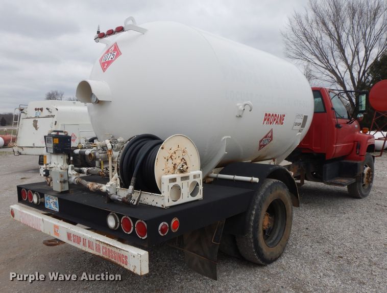 image for item II9336 1996 Chevrolet C7H propane truck