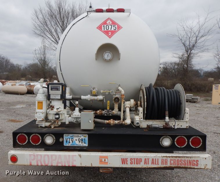 image for item II9336 1996 Chevrolet C7H propane truck