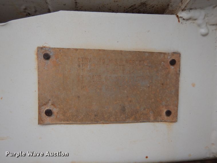 image for item II9336 1996 Chevrolet C7H propane truck