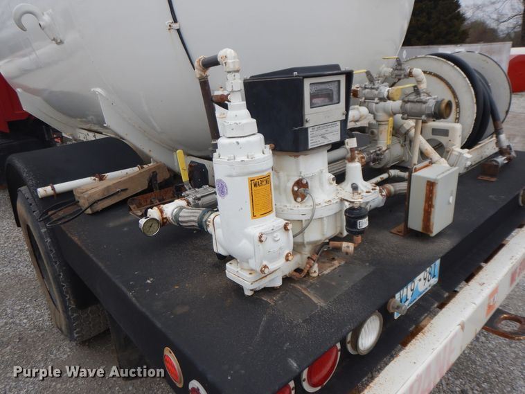 image for item II9336 1996 Chevrolet C7H propane truck