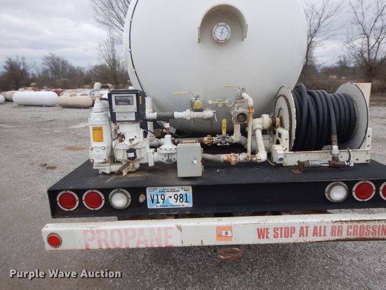 image for item II9336 1996 Chevrolet C7H propane truck