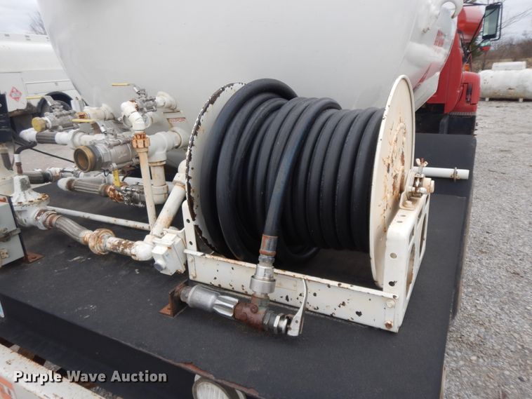 image for item II9336 1996 Chevrolet C7H propane truck