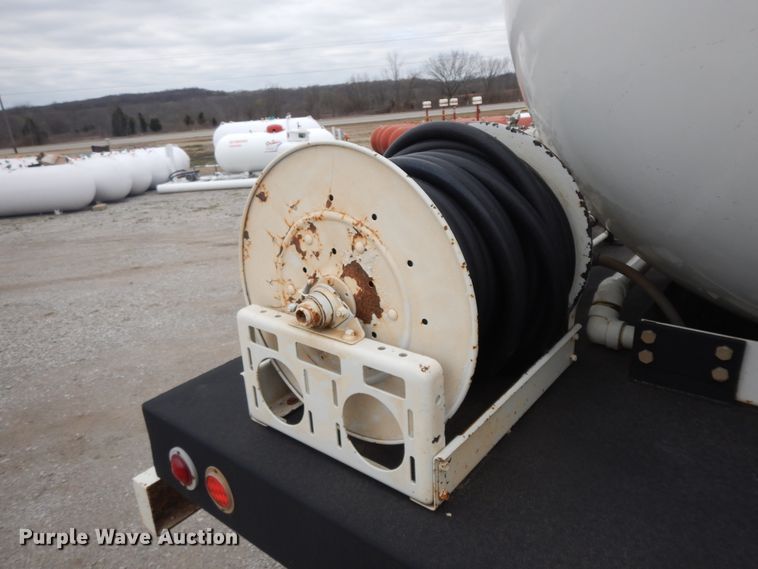 image for item II9336 1996 Chevrolet C7H propane truck