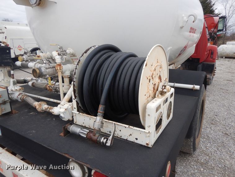 image for item II9336 1996 Chevrolet C7H propane truck