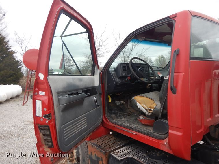 image for item II9336 1996 Chevrolet C7H propane truck