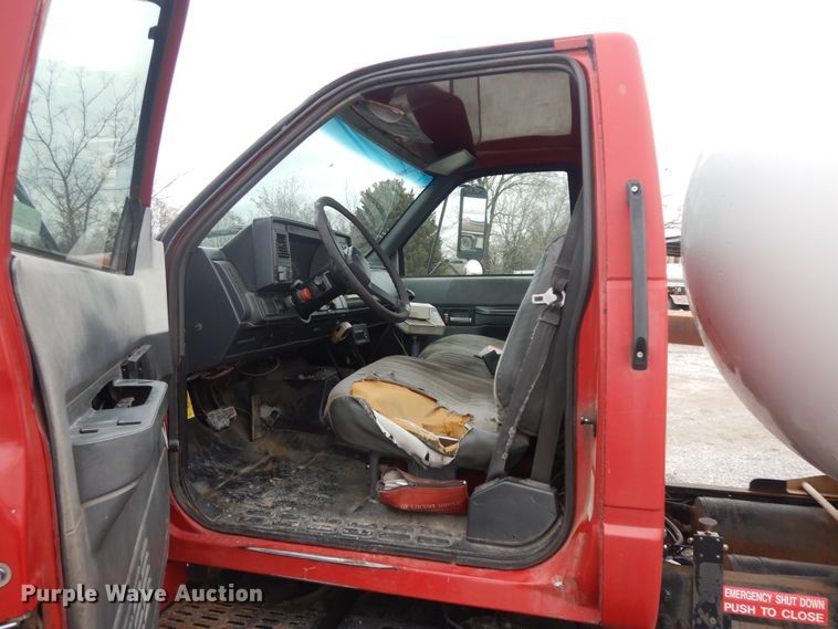 image for item II9336 1996 Chevrolet C7H propane truck